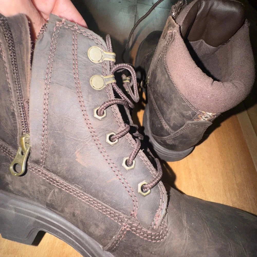 UGG Men's Biltmore Mid‎ Boots in a dark brown leather regular toe Size 10